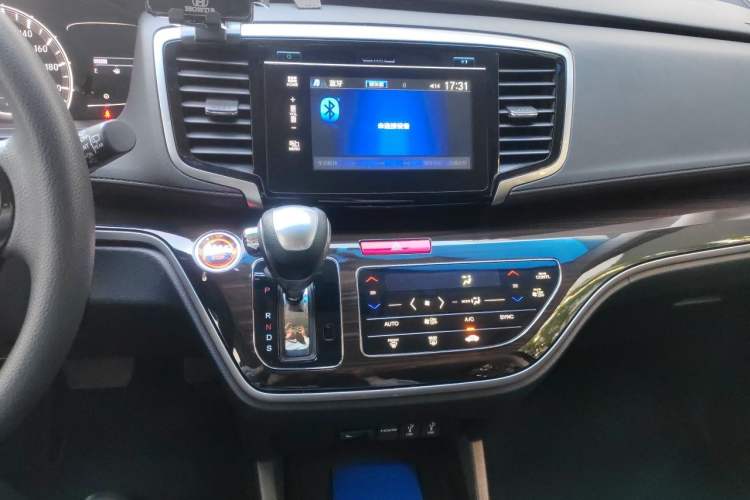 Used Honda Odyssey 2018 2.4L Luxury Edition Audio And AC Panel