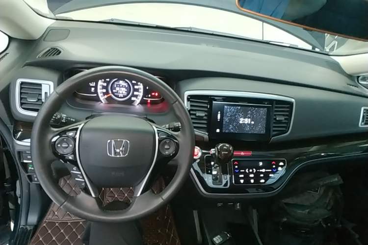 Used Honda Odyssey 2018 2.4L Smart Edition Center Console