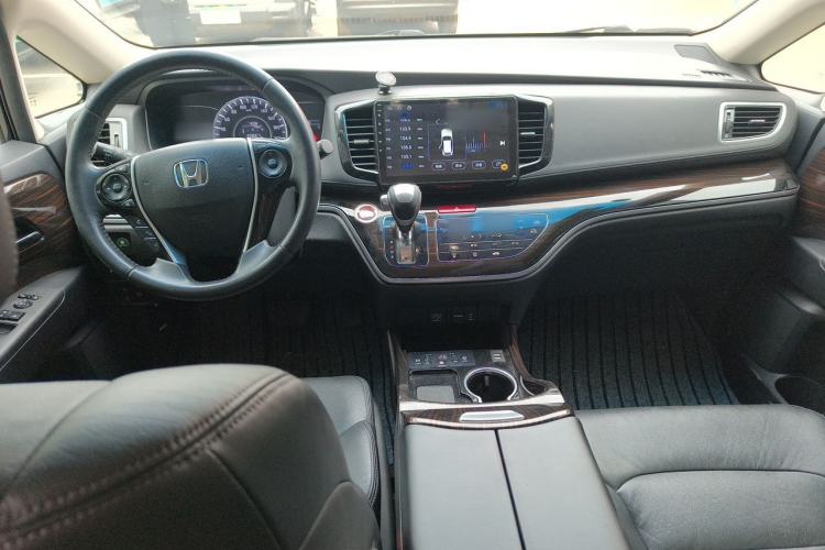 Used Honda Odyssey 2018 2.4L Smart Edition Center Console