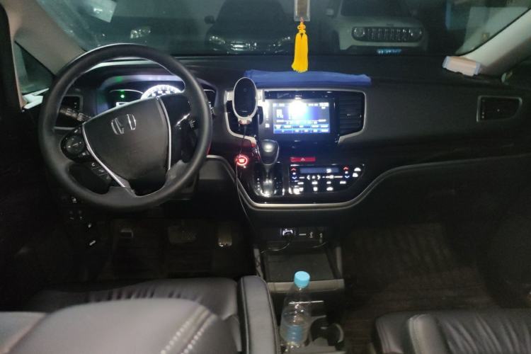 Used Honda Odyssey 2018 2.4L Luxury Edition Center Console