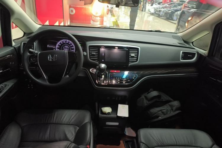 Used Honda Odyssey 2018 2.4L Luxury Edition Center Console