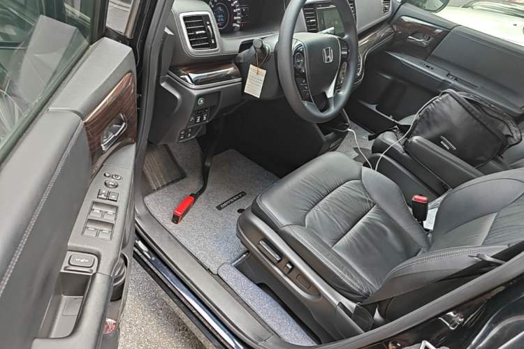 Used Honda Odyssey 2018 2.4L Luxury Edition Driver Seat