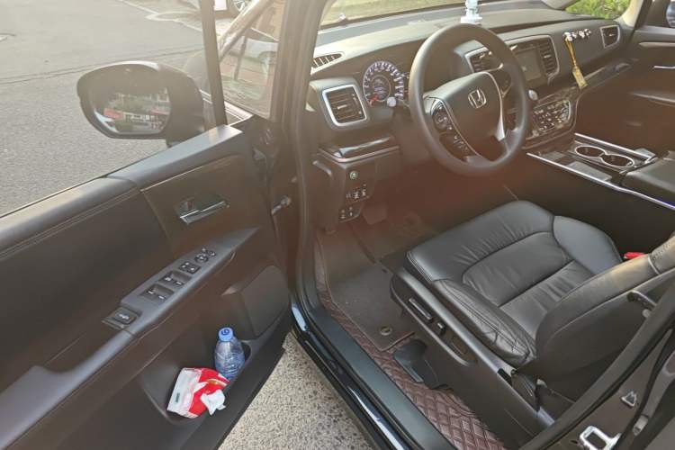 Used Honda Odyssey 2018 2.4L Luxury Edition Driver Seat