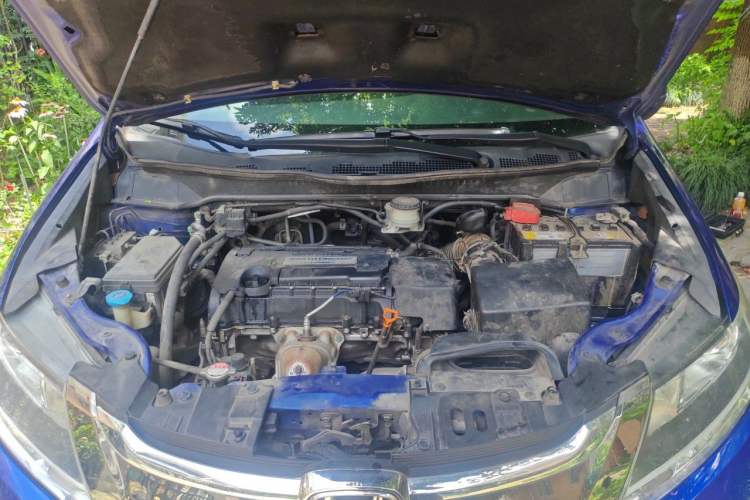 Used Honda Odyssey 2018 2.4L Comfort Version Engine Bay