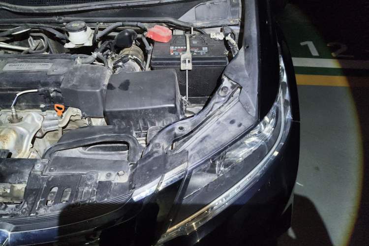 Used Honda Odyssey 2018 2.4L Luxury Edition Engine Bay Left