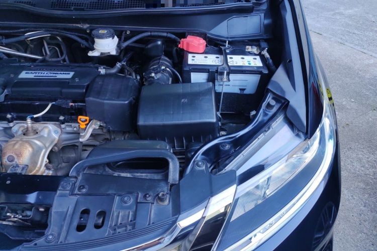 Used Honda Odyssey 2018 2.4L Luxury Edition Engine Bay Left