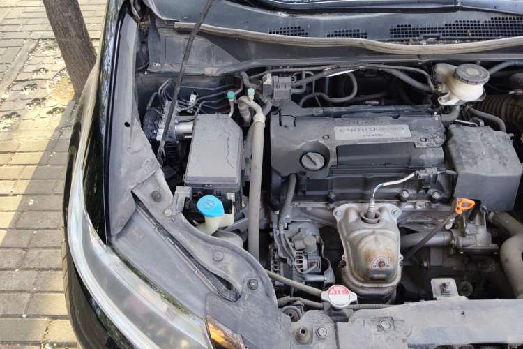 Used Honda Odyssey 2018 2.4L Luxury Edition Engine Bay Right