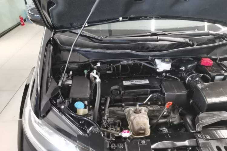 Used Honda Odyssey 2018 2.4L Luxury Edition Engine Bay Right