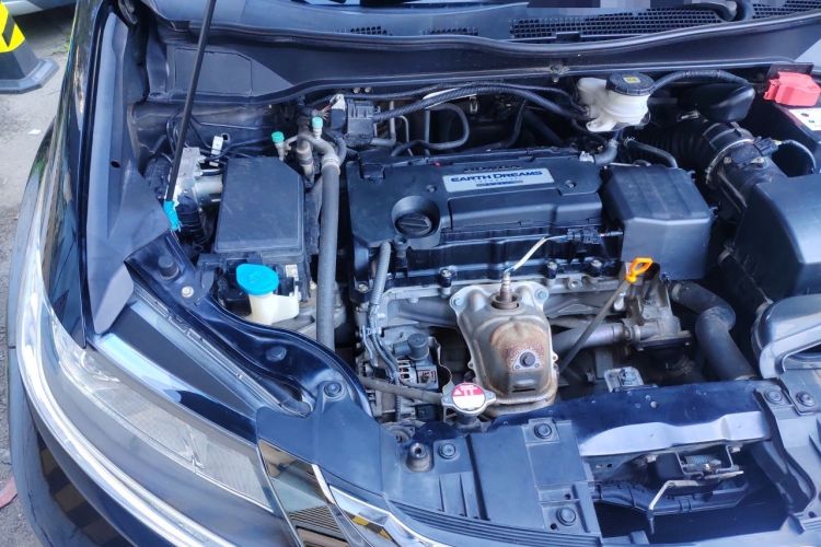 Used Honda Odyssey 2018 2.4L Luxury Edition Engine Bay Right