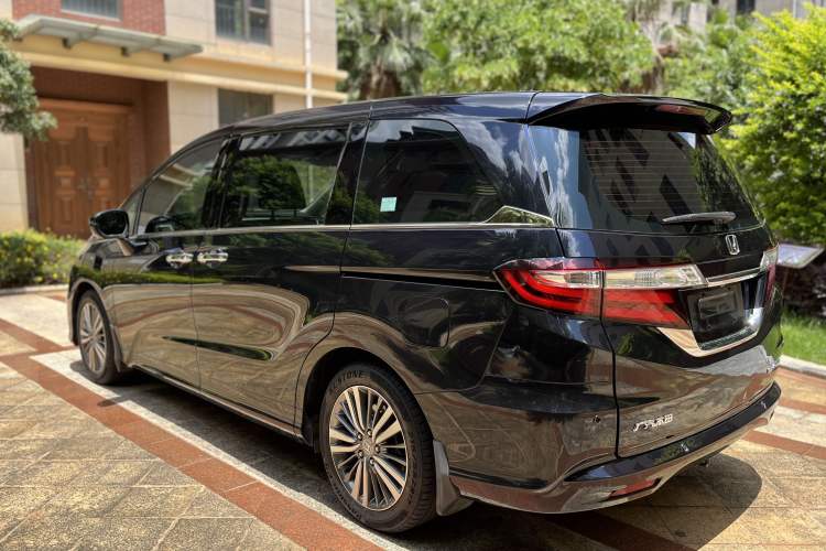 Used Honda Odyssey 2018 2.4L Luxury Edition Exterior 4