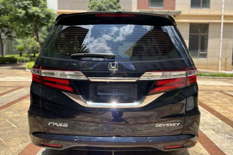 Used Honda Odyssey 2018 2.4L Luxury Edition Exterior 5