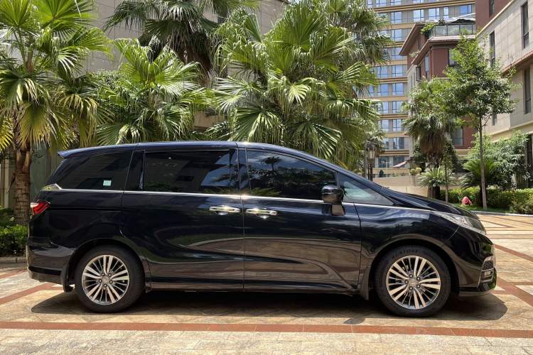 Used Honda Odyssey 2018 2.4L Luxury Edition Exterior 7