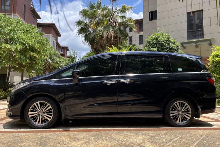Used Honda Odyssey 2018 2.4L Luxury Edition Exterior 8