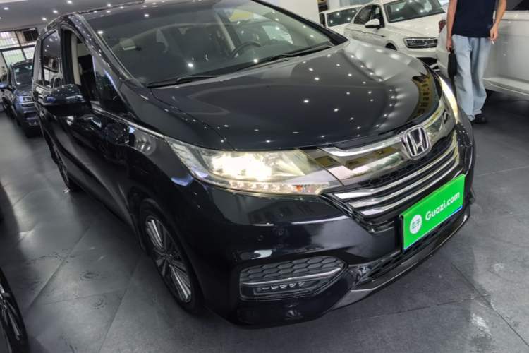 Used Honda Odyssey 2018 2.4L Smart Edition Front Right 45 Deg