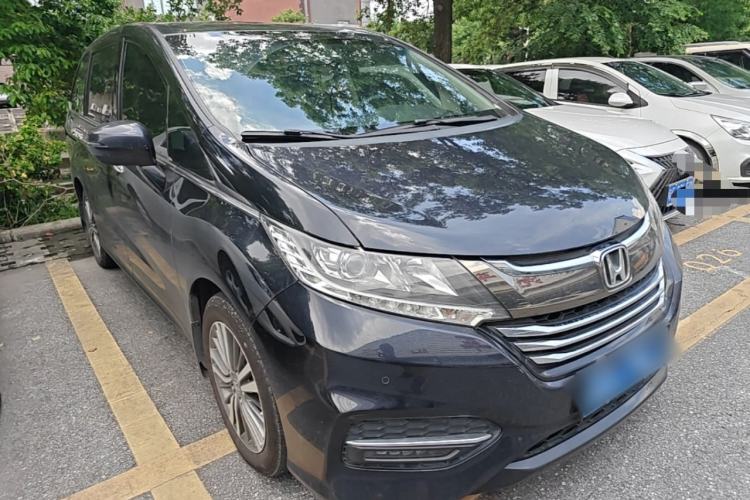 Used Honda Odyssey 2018 2.4L Luxury Edition Front Right 45 Deg