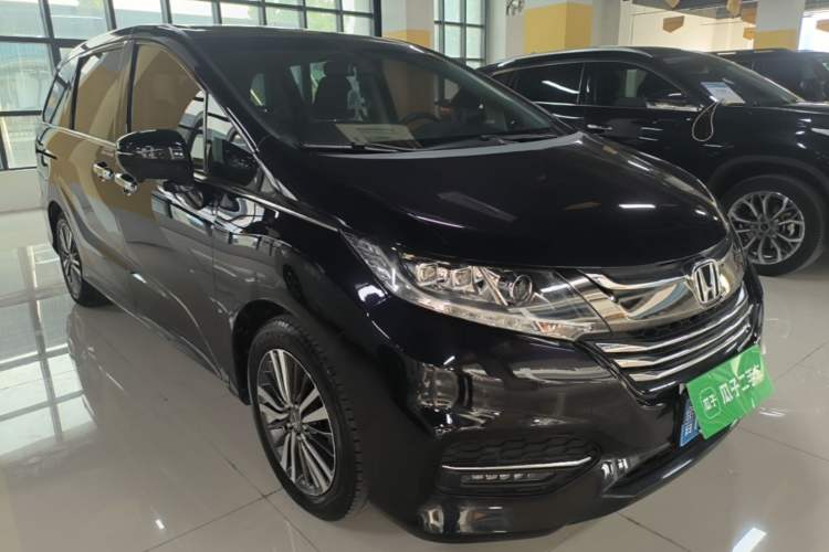 Used Honda Odyssey 2018 2.4L Smart Edition Front Right 45 Deg