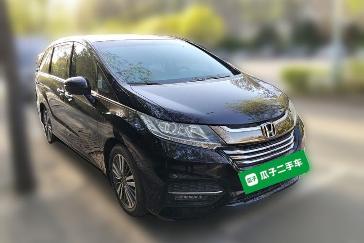 Used Honda Odyssey 2018 2.4L Luxury Edition Front Right 45 Deg