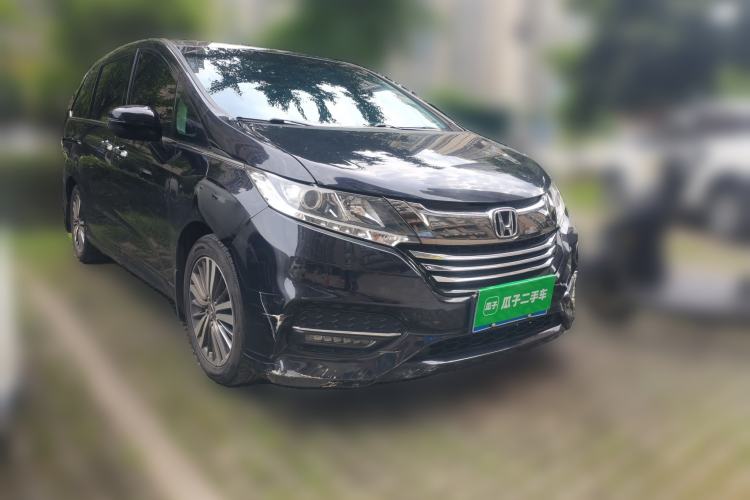 Used Honda Odyssey 2018 2.4L Luxury Edition Front Right 45 Deg