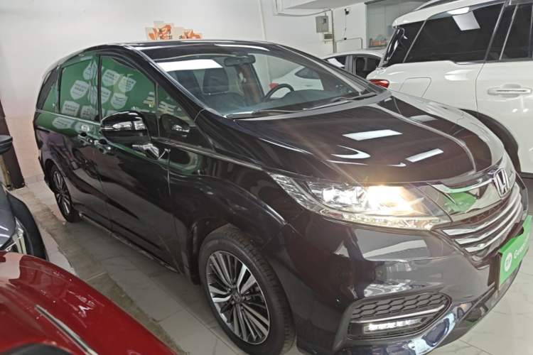 Used Honda Odyssey 2018 2.4L Smart Edition Front Right 45 Deg