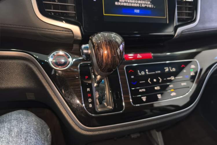 Used Honda Odyssey 2018 2.4L Smart Edition Gear Lever