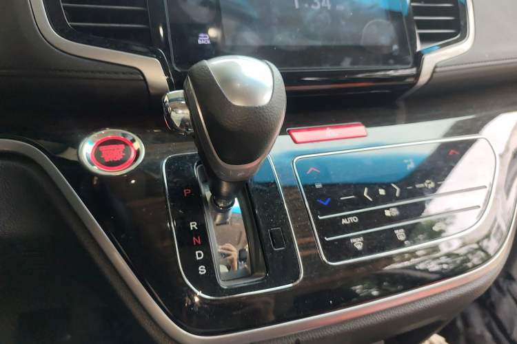 Used Honda Odyssey 2018 2.4L Smart Edition Gear Lever