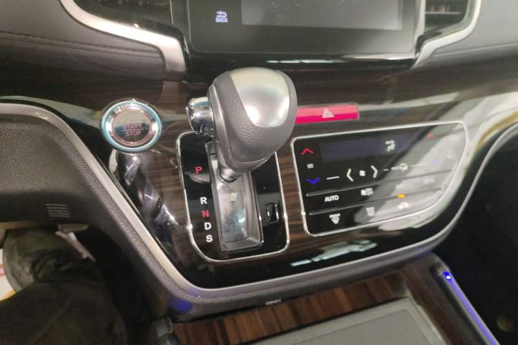 Used Honda Odyssey 2018 2.4L Smart Edition Gear Lever