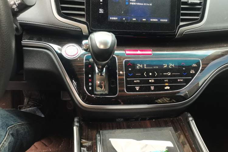Used Honda Odyssey 2018 2.4L Luxury Edition Gear Lever