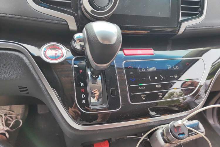 Used Honda Odyssey 2018 2.4L Smart Edition Gear Lever