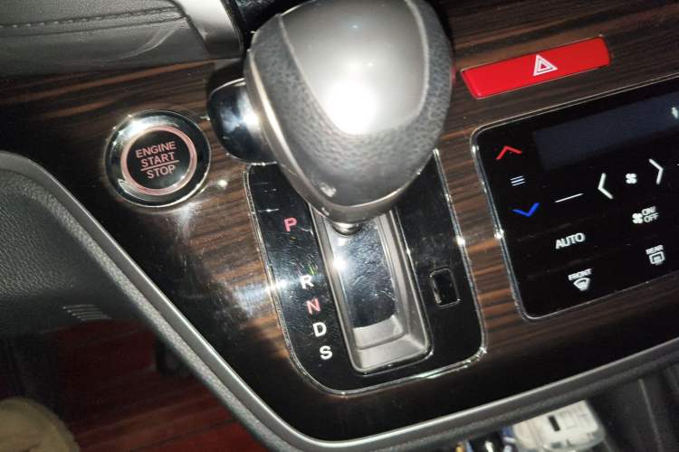 Used Honda Odyssey 2018 2.4L Luxury Edition Gear Lever