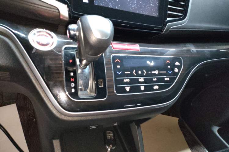 Used Honda Odyssey 2018 2.4L Smart Edition Gear Lever