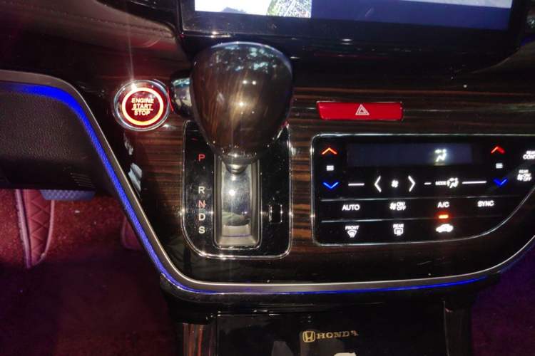 Used Honda Odyssey 2018 2.4L Luxury Edition Gear Lever