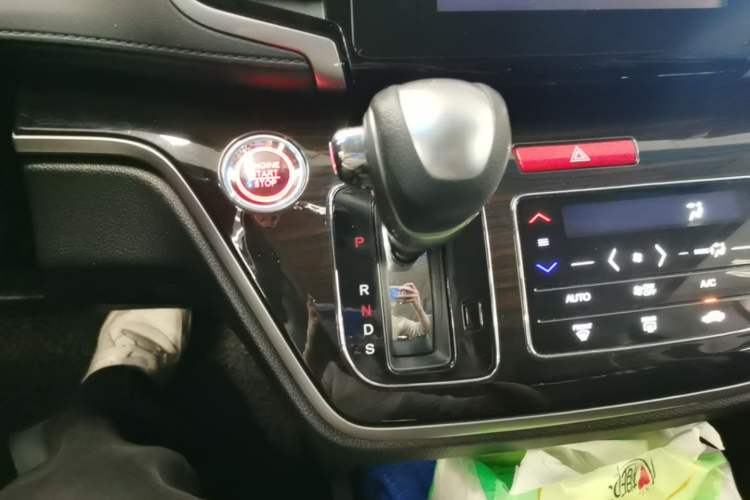 Used Honda Odyssey 2018 2.4L Luxury Edition Gear Lever