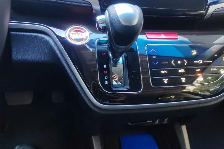 Used Honda Odyssey 2018 2.4L Luxury Edition Gear Lever