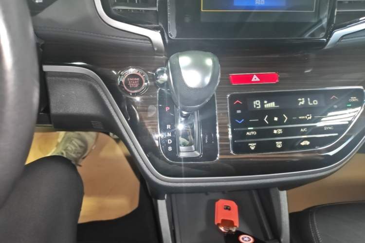 Used Honda Odyssey 2018 2.4L Smart Edition Gear Lever