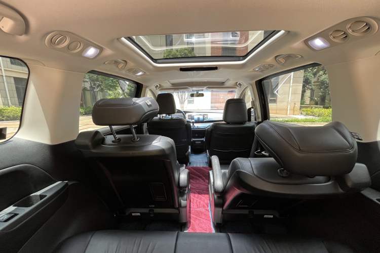 Used Honda Odyssey 2018 2.4L Luxury Edition Interior 11