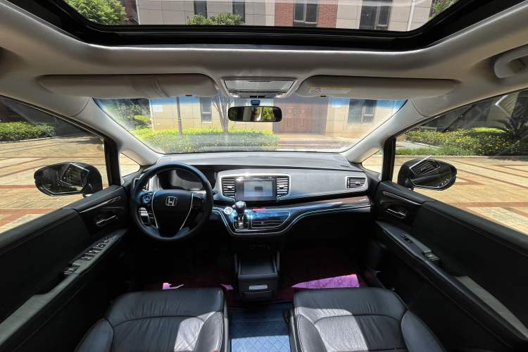 Used Honda Odyssey 2018 2.4L Luxury Edition Interior 3