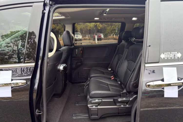 Used Honda Odyssey 2018 2.4L Smart Edition Interior 3
