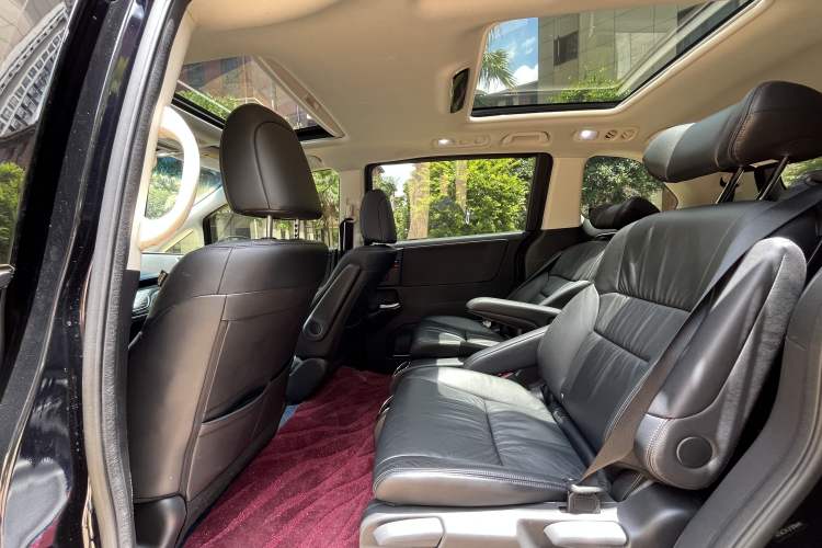 Used Honda Odyssey 2018 2.4L Luxury Edition Interior 6