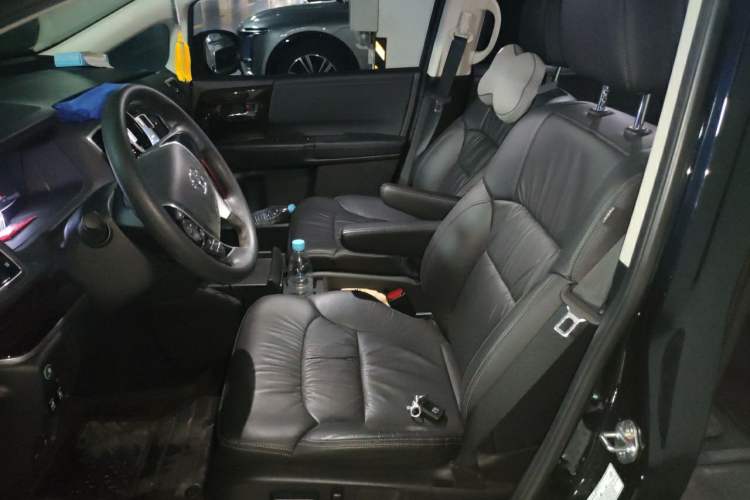 Used Honda Odyssey 2018 2.4L Luxury Edition Left Front Seat