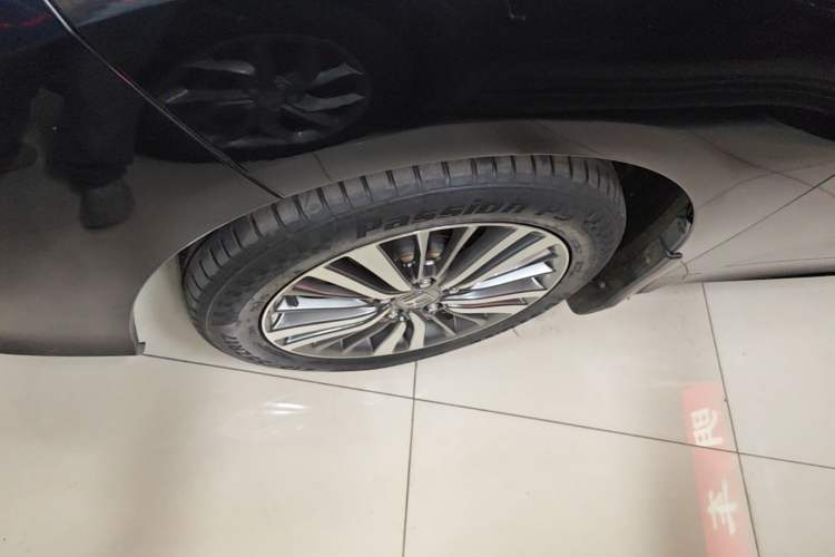 Used Honda Odyssey 2018 2.4L Luxury Edition Left Front Wheel Hub