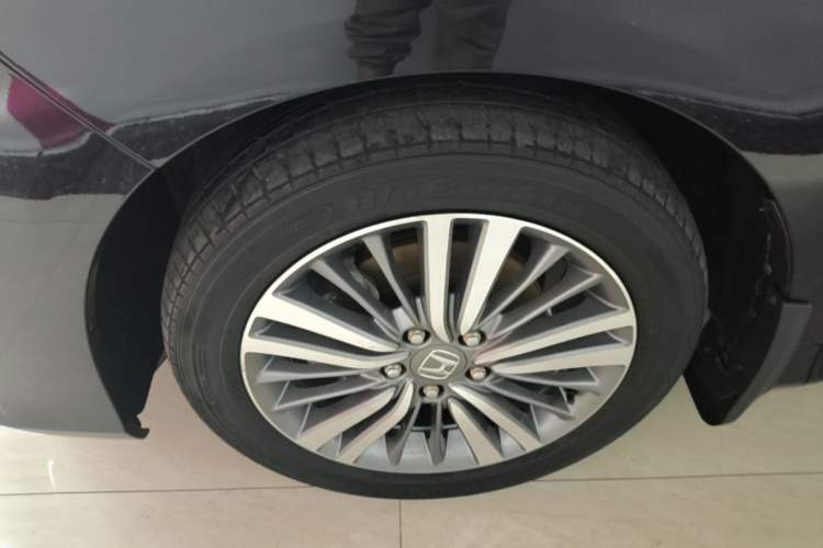 Used Honda Odyssey 2018 2.4L Luxury Edition Left Front Wheel Hub