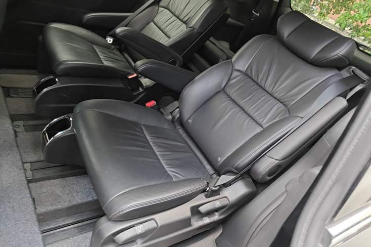 Used Honda Odyssey 2018 2.4L Luxury Edition Left Rear Seat