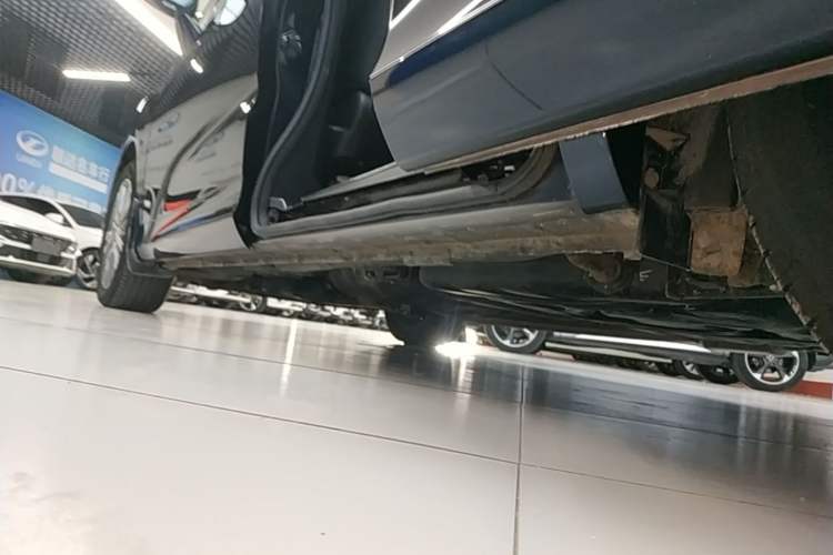Used Honda Odyssey 2018 2.4L Smart Edition Left Side Sill