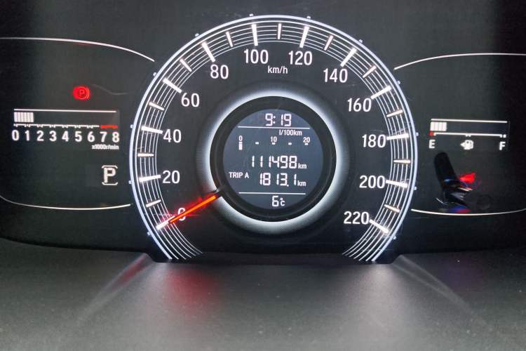 Used Honda Odyssey 2018 2.4L Smart Edition Odometer Close Up