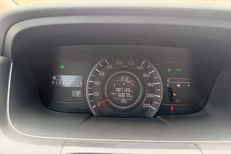 Used Honda Odyssey 2018 2.4L Luxury Edition Odometer Close Up