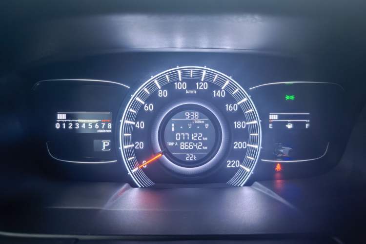 Used Honda Odyssey 2018 2.4L Smart Edition Odometer Close Up