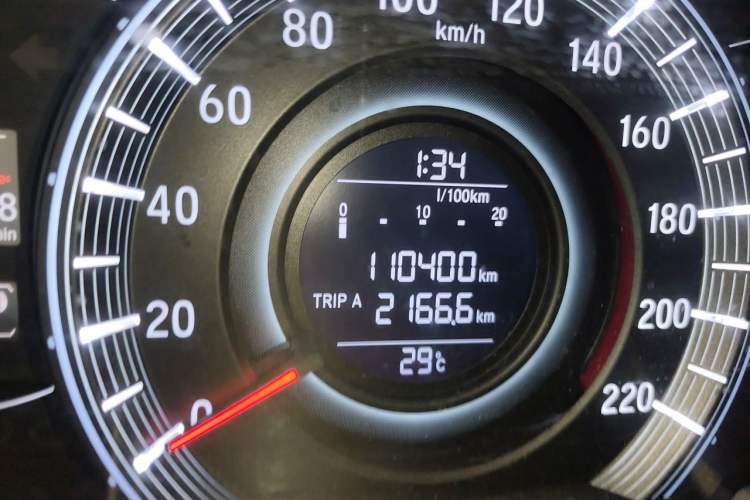 Used Honda Odyssey 2018 2.4L Smart Edition Odometer Close Up