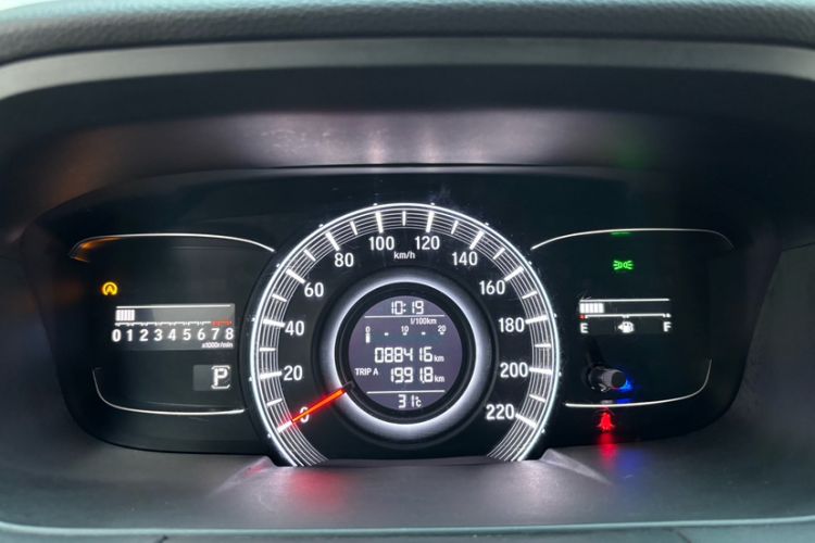 Used Honda Odyssey 2018 2.4L Smart Edition Odometer Close Up