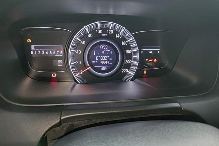 Used Honda Odyssey 2018 2.4L Luxury Edition Odometer Close Up