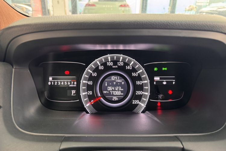 Used Honda Odyssey 2018 2.4L Smart Edition Odometer Close Up